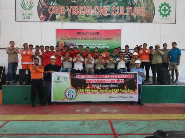 Asian Agri Raises Fire Prevention Awareness in Bagan Limau Village