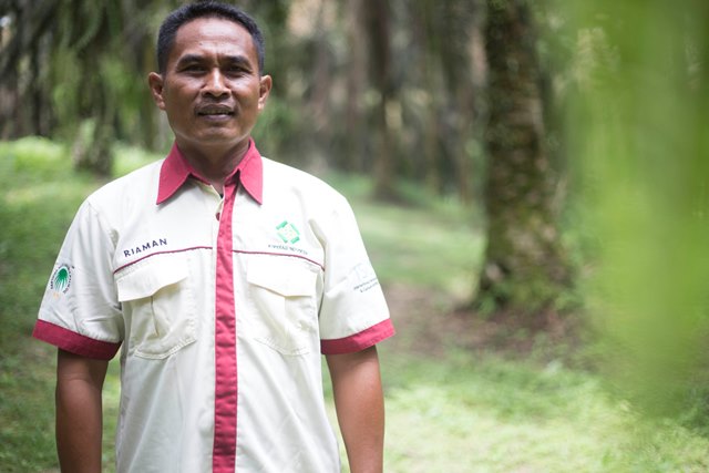 One of Asian Agri's plasma smallholder who lives in Kerinci