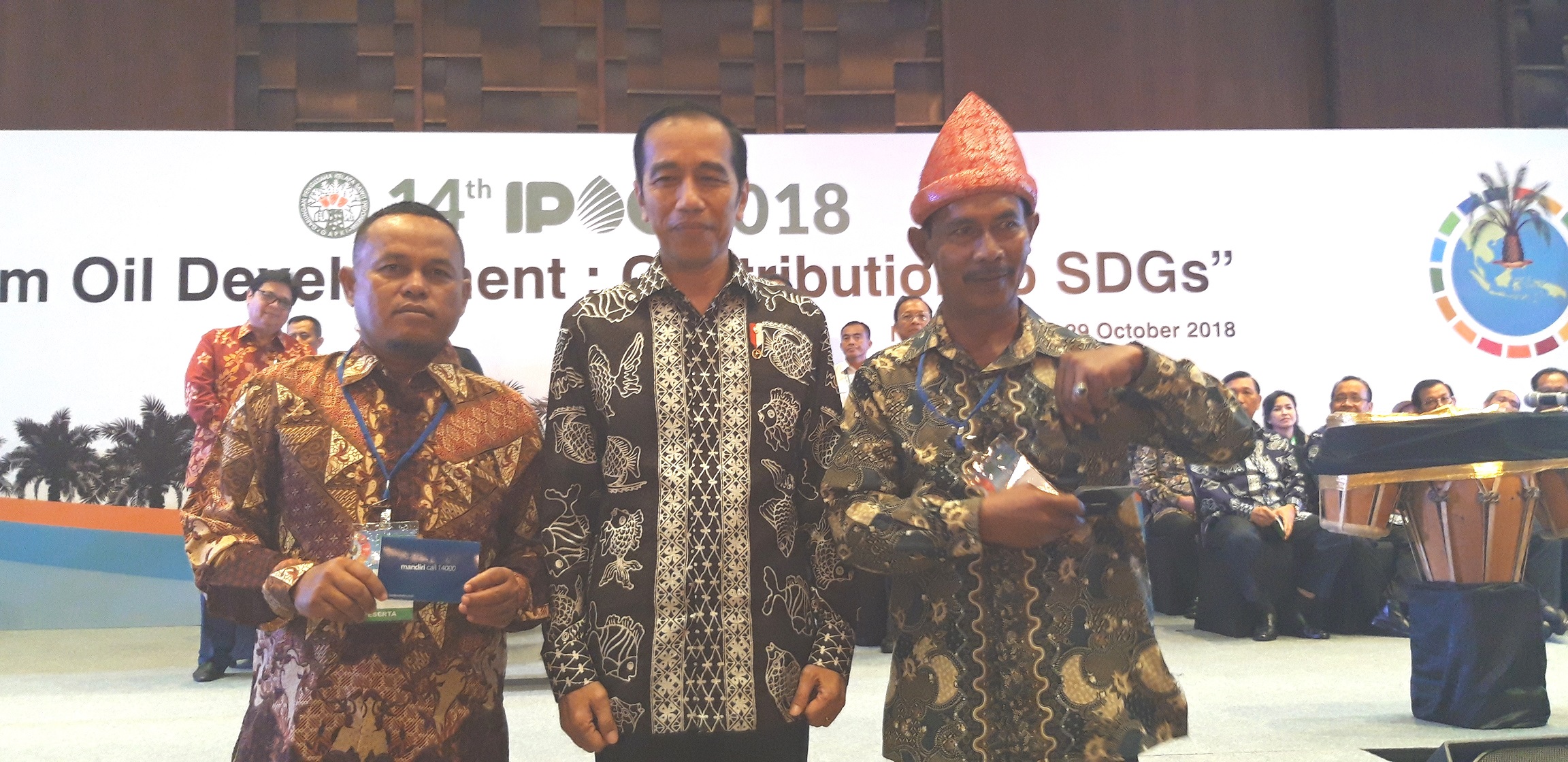 Capai Produktivitas Kebun Tertinggi, Petani Sawit Swadaya Raih Penghargaan di IPOC 2018