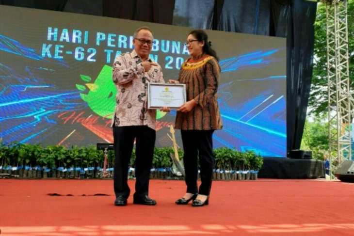 [ANTARA] ASIAN AGRI RAIH PENGHARGAAN PADA PERINGATAN HARI PERKEBUNAN 2019