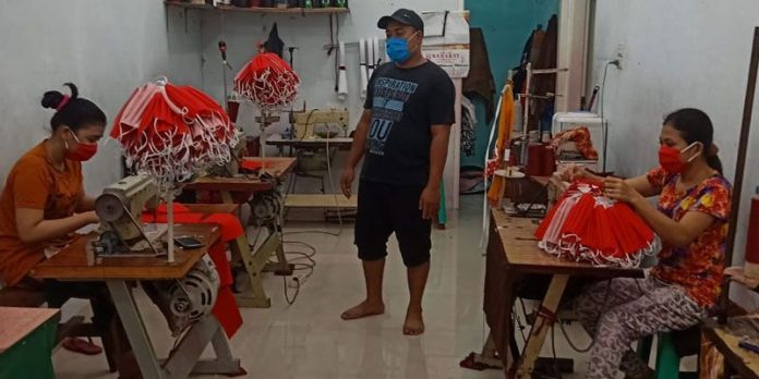 [RMOL SUMUT] COMMUNITY EMPOWERMENT,  ASIAN AGRI COMMISSIONED LOCAL TAILORS TO PRODUCE MASKS