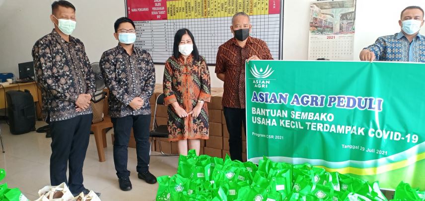 Asian Agri Supports Small Businesses in Jambi Affected by Covid-19
